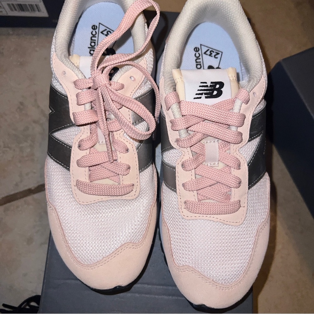 New Balance 237 - Picture 4 of 5
